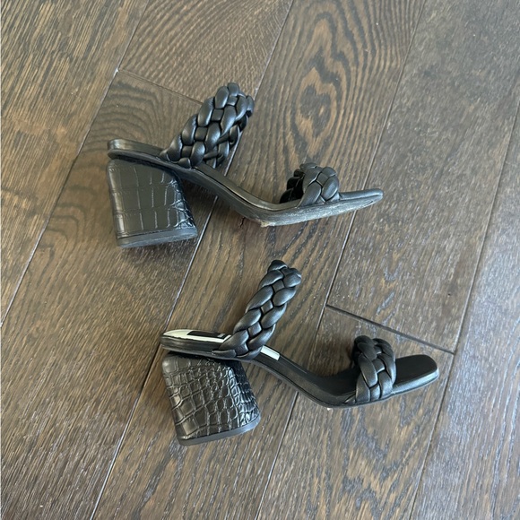 Dolce Vita Womens Natie Sandal - Picture 4 of 4